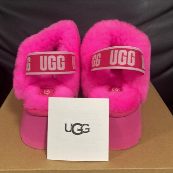 UGGs Hot pink ๐ Fankette Valentine ๐ - Picture 3 of 6